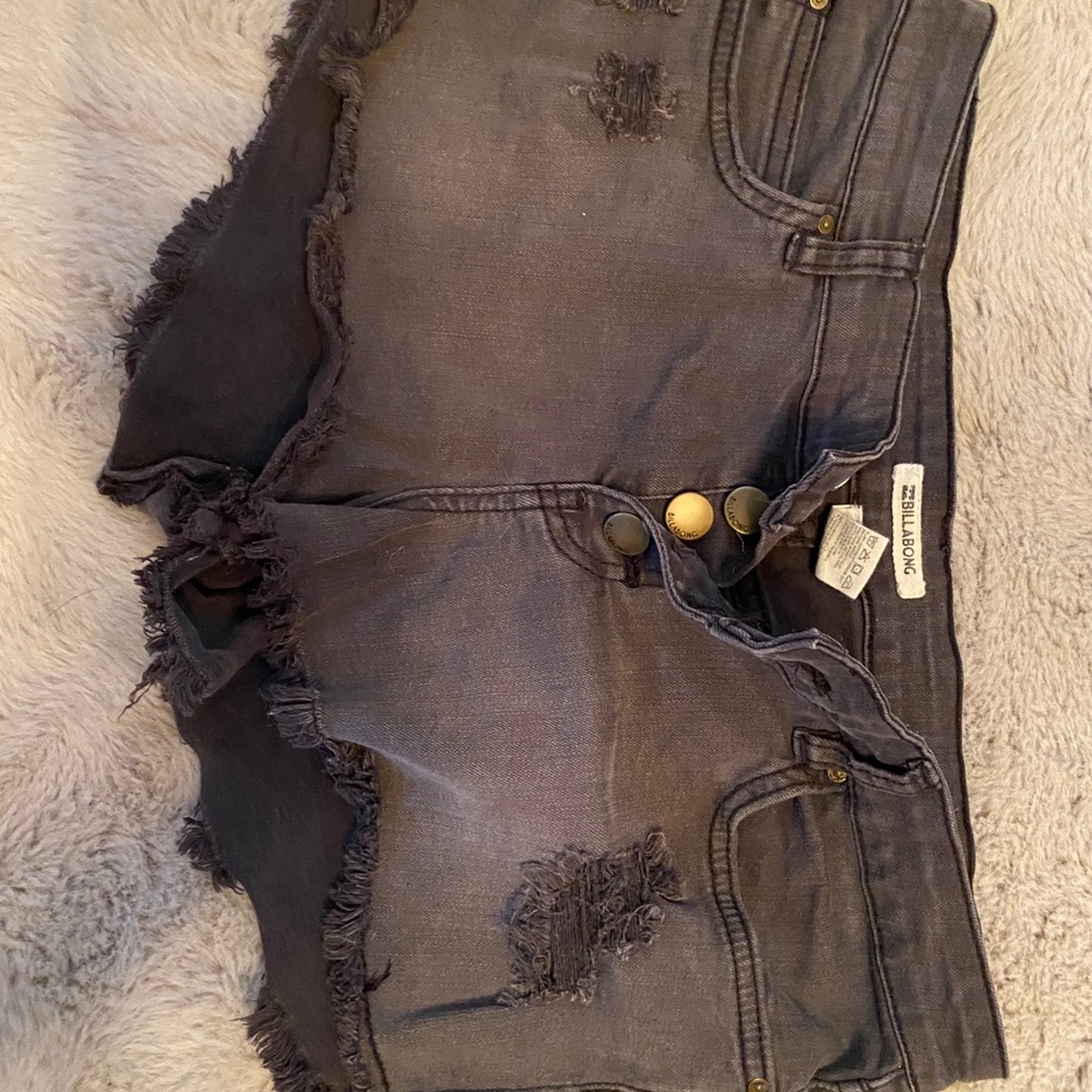 Billabong size 28 shorts